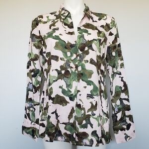 Crosby. blush leaf camo collared v-neck blouse L